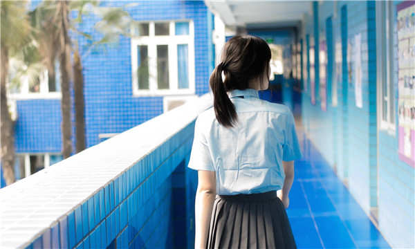 莲花如何找到一个可以帮助我生孩子的女人？